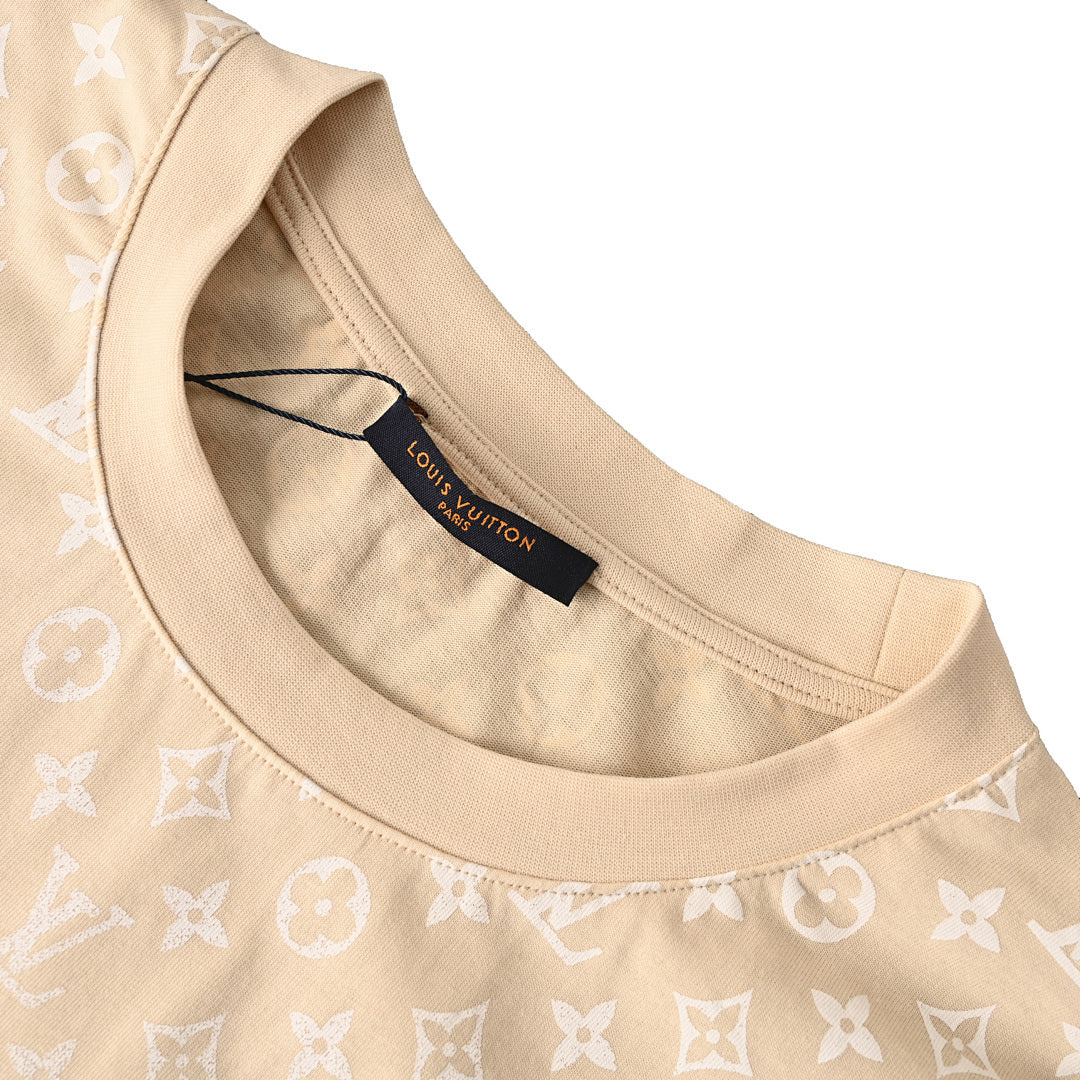 Louis Vuitton Gradient Shoulder-Letter Short-Sleeve T-Shirt - product image 3