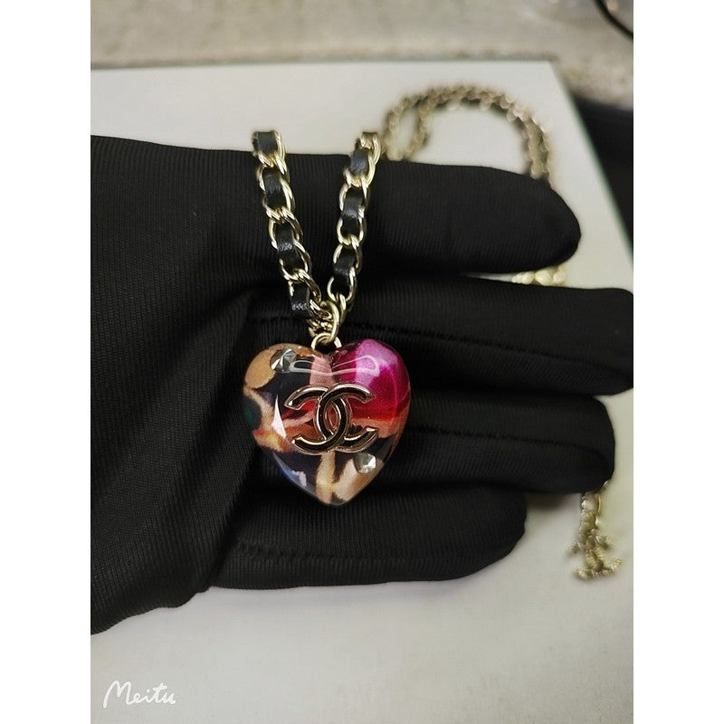 18K  Chanel Heart Pendant Necklace