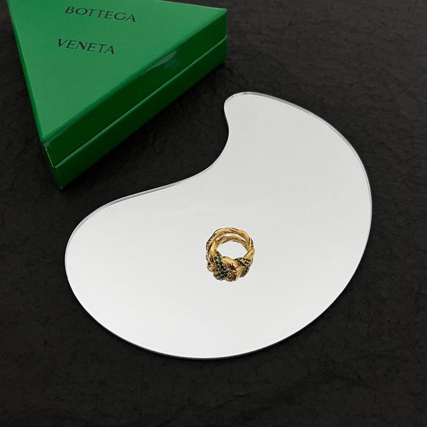18K BVLGARI Green Crystals Ring