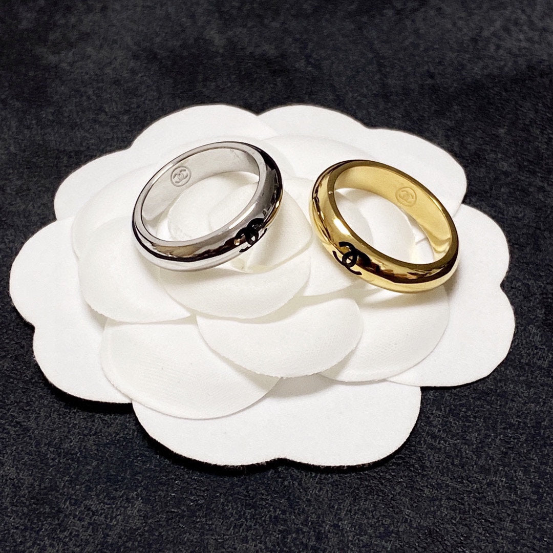 18K  Chanel Coco Ring