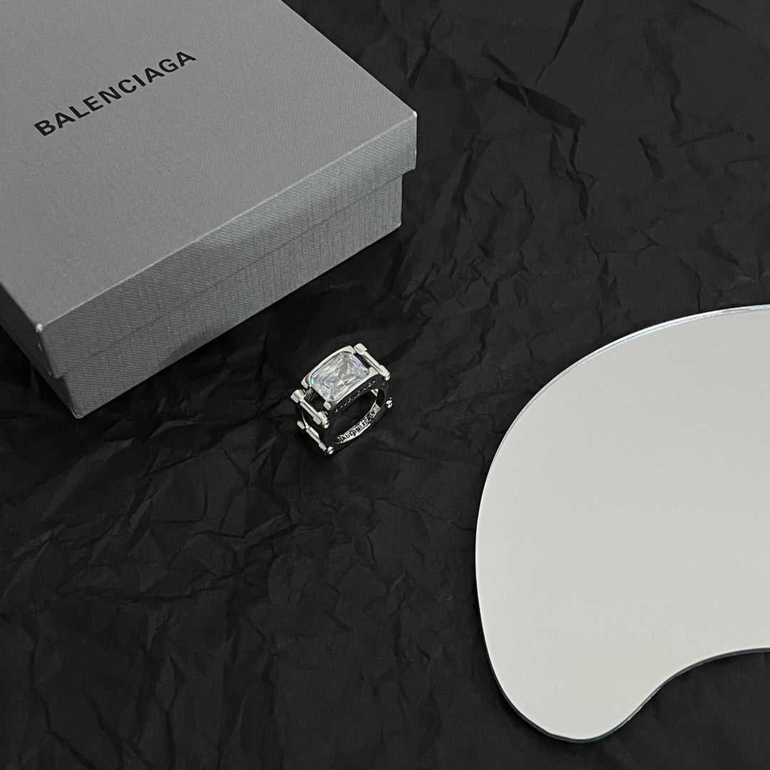18K Balenciaga Crystal Ring